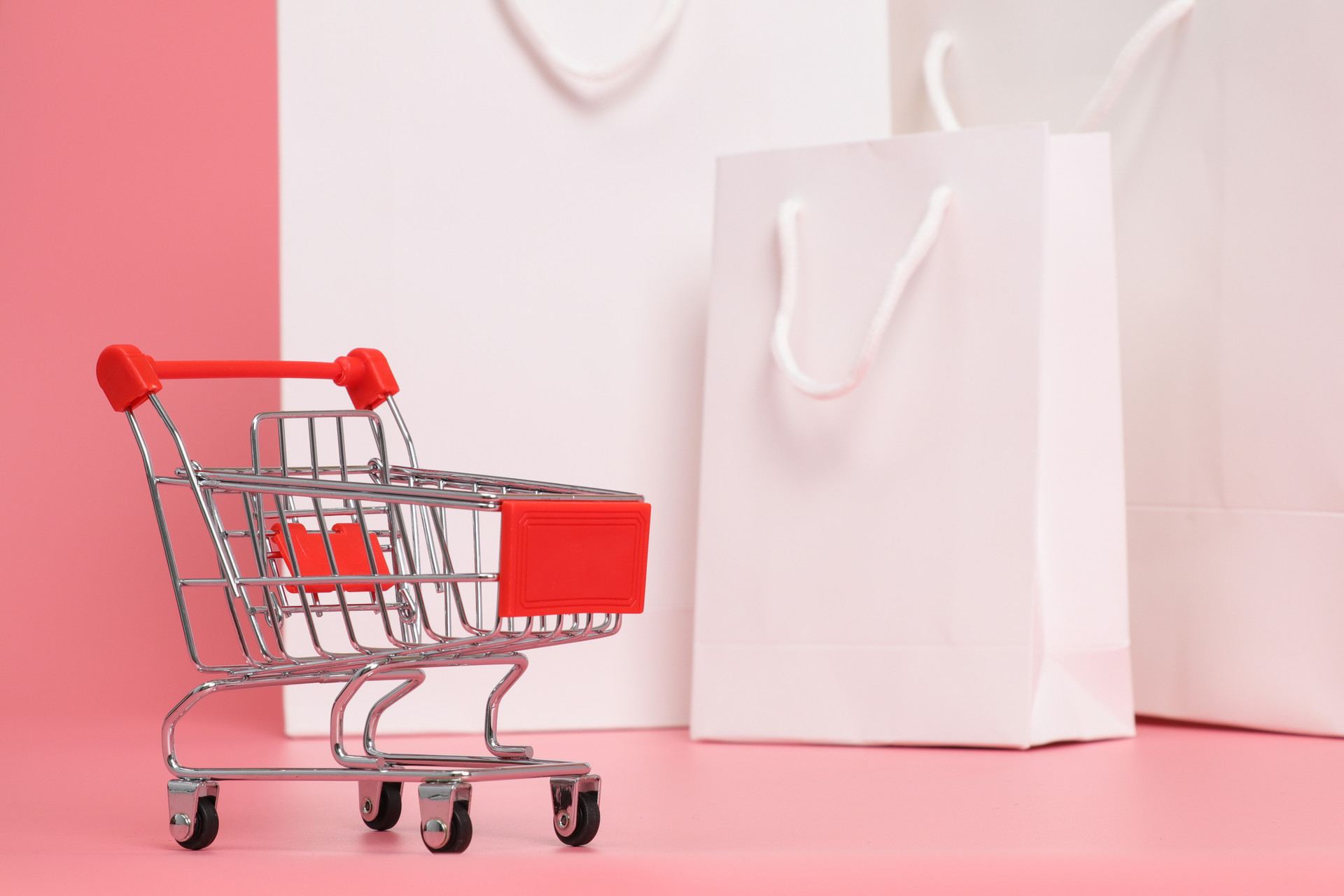 Facebook进军电商领域 允许企业建立免费店面 - 移动互联网出海,出海服务,海外的行业服务平台 - Enjoy出海