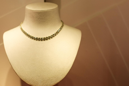 当Balenciaga走进纽交所 - 移动互联网出海,出海服务,海外的行业服务平台 - Enjoy出海