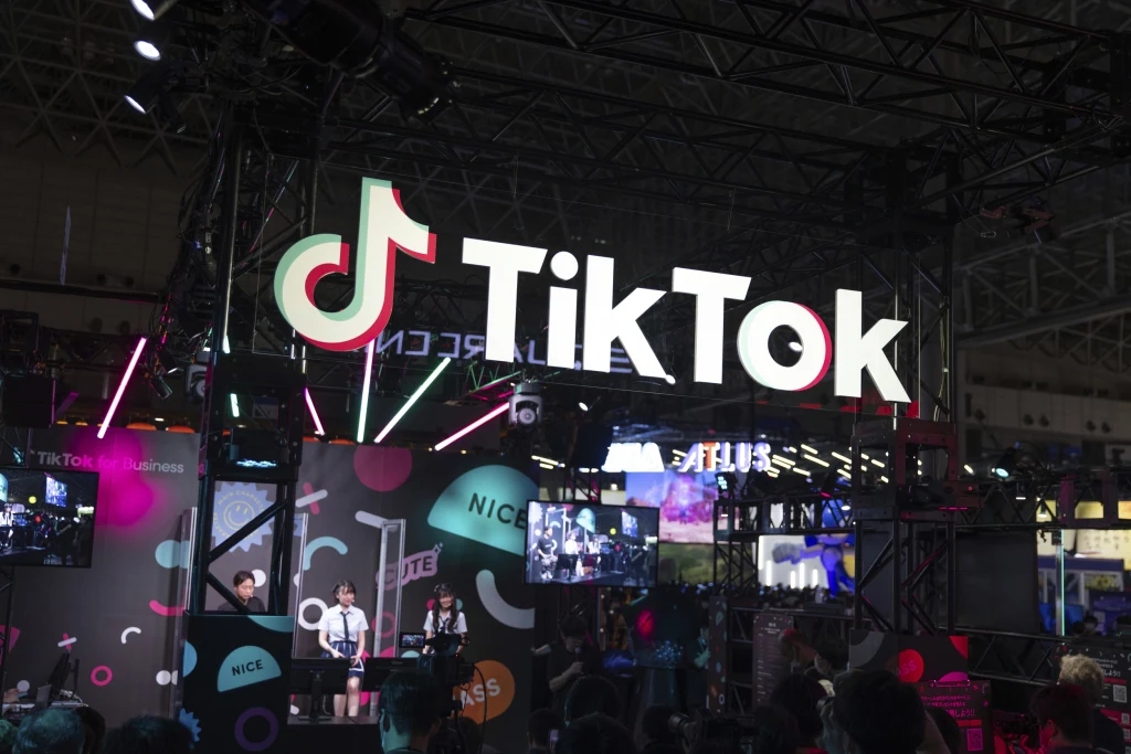 如何做爆款、走红TikTok？2024年海外社媒7大趋势发布 - 移动互联网出海,出海服务,海外的行业服务平台 - Enjoy出海