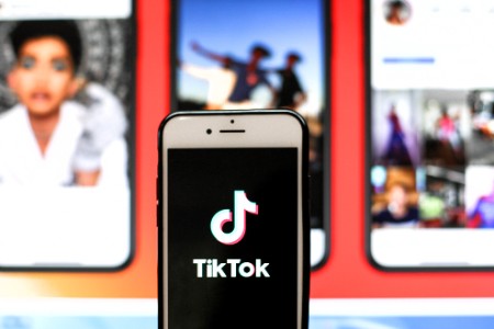 TikTok带货爆单：卖速食拉面？英国小店狂卖20000单 - 移动互联网出海,出海服务,海外的行业服务平台 - Enjoy出海